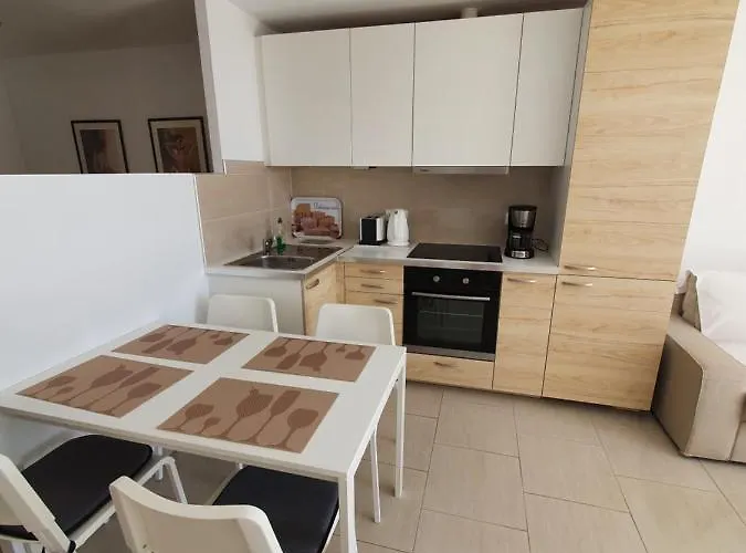 Playa Mirar In Palm Garden Apartment