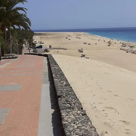 Playa Mirar In Palm Garden 모로델제블